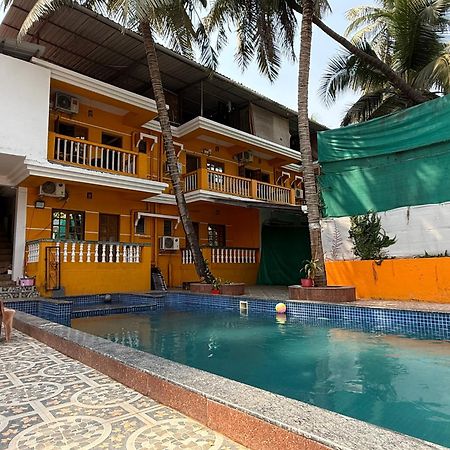 Aura Rooms & Swimming Pool, Calangute Exteriör bild