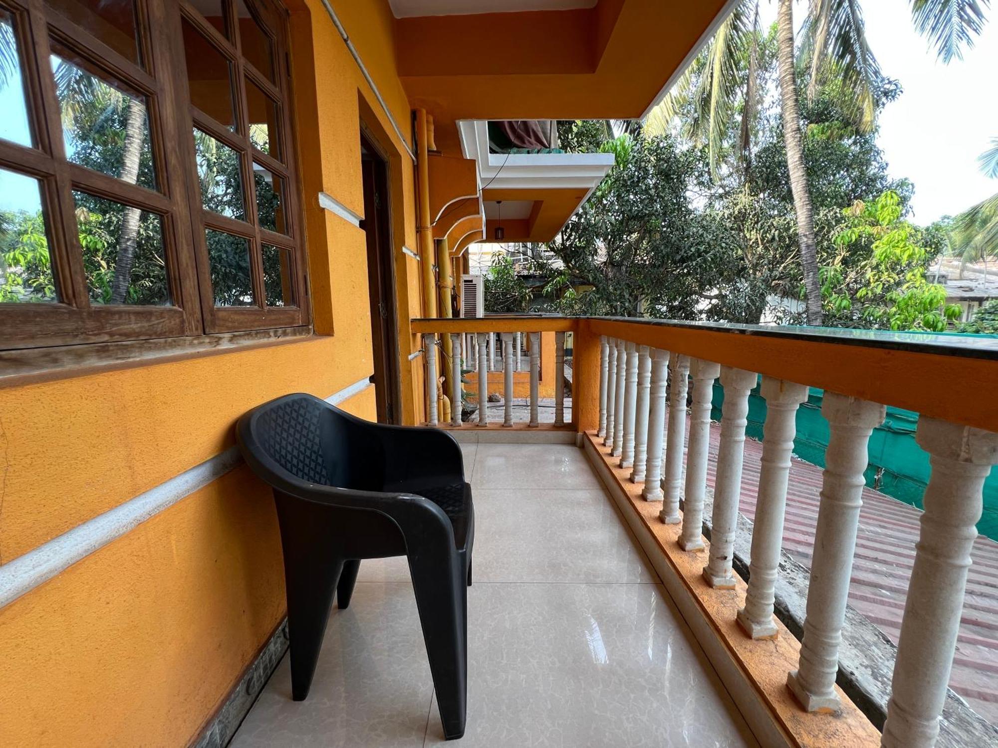 Aura Rooms & Swimming Pool, Calangute Exteriör bild