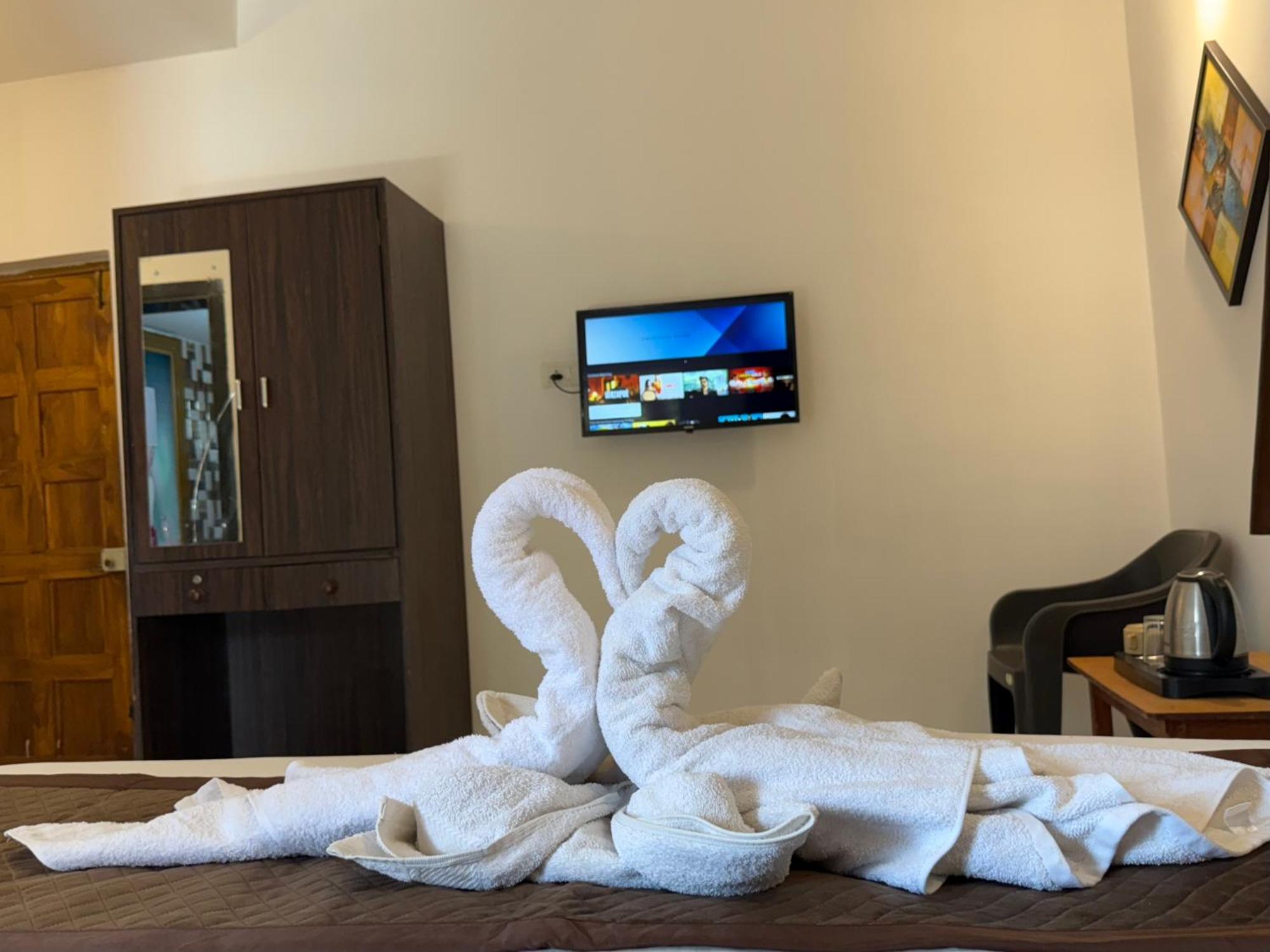 Aura Rooms & Swimming Pool, Calangute Exteriör bild